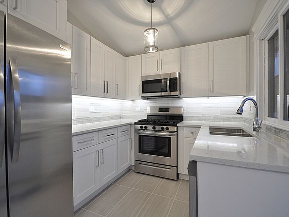4th image of 110 Cascade Dr