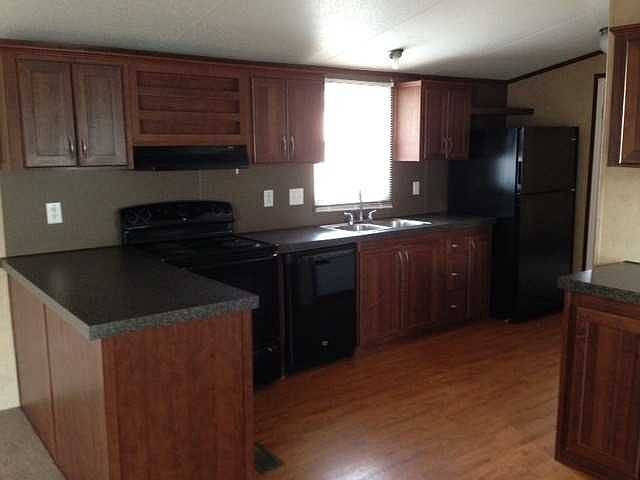 2nd image of 137 Yates Cir