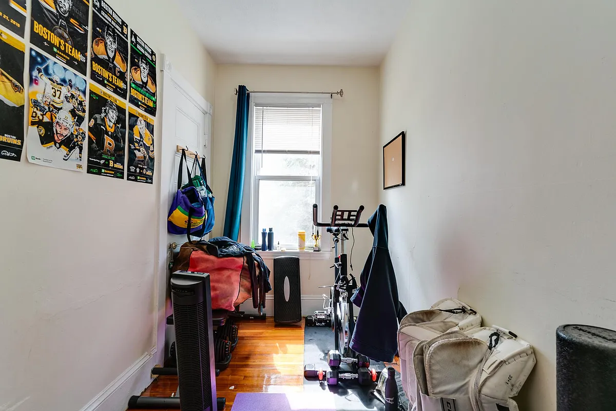 Building Photo - 36 Hewlett St #1