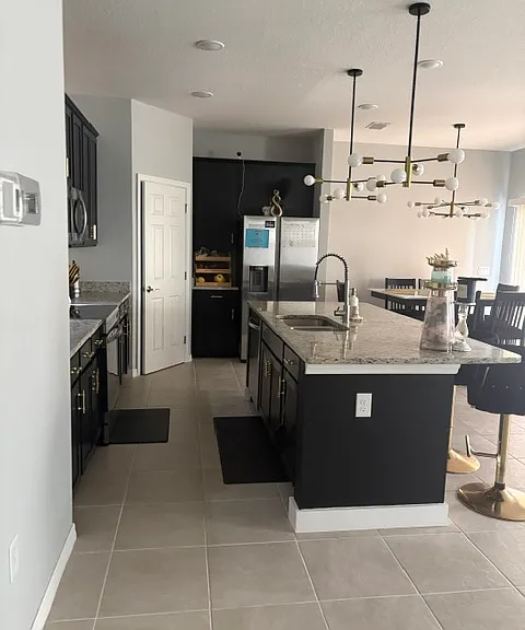 1330 Normandy Dr — Photo 5