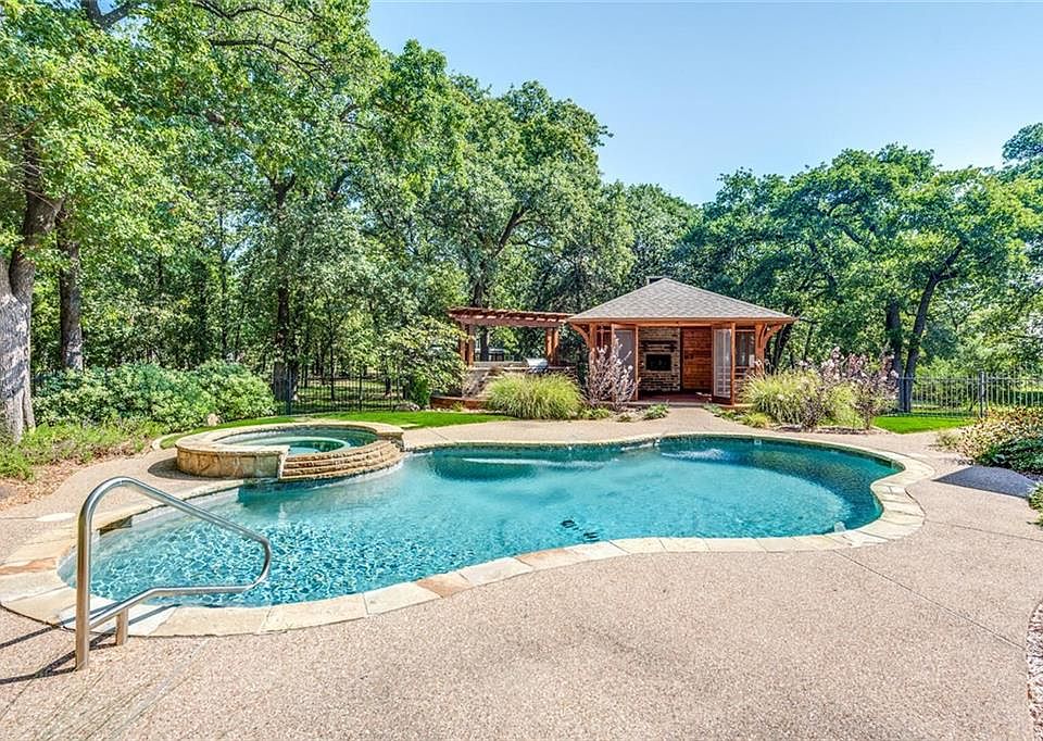 1st image of 1209 Saddlebrook Way