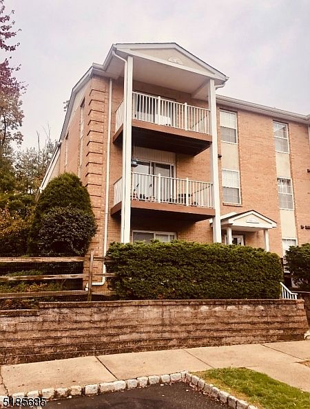 1st image of 158 Vista Dr