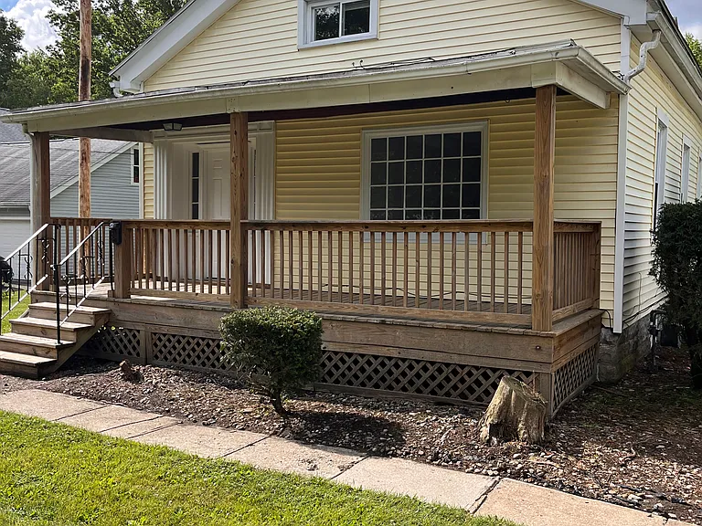 181 E Lorain St — Photo 2