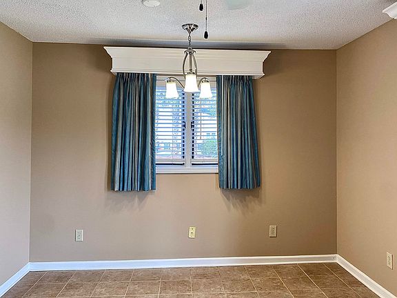 4th image of 206 Double Eagle Dr. #H 1
