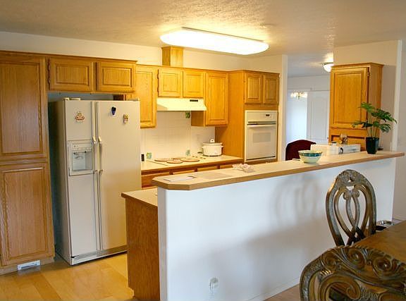 4th image of 3516 E 50th Ave