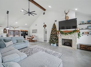 2011 County Road 1590, Alvord, TX 76225