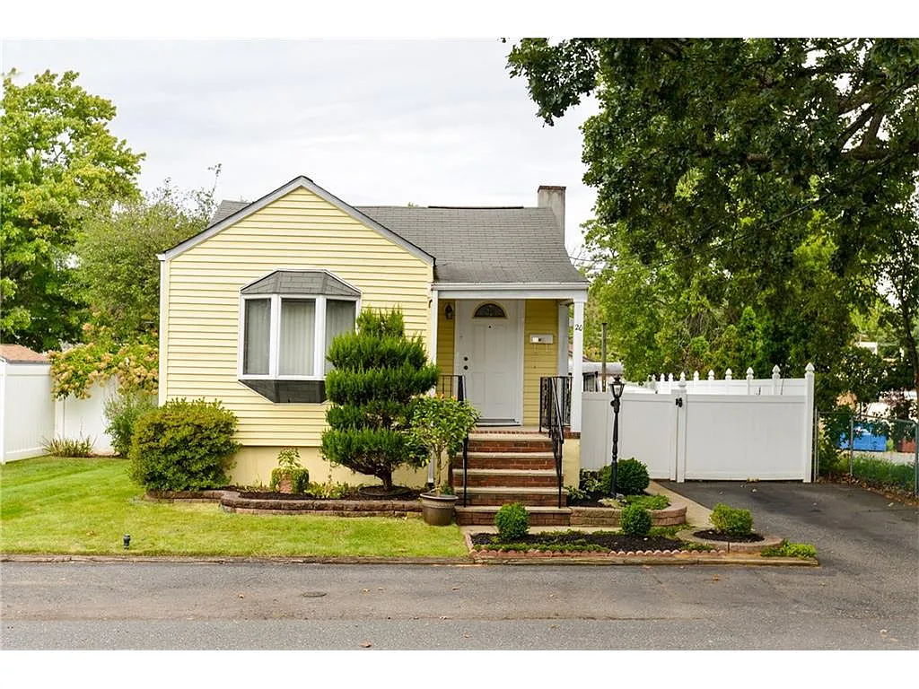 20 Harrigan Ave photo 1