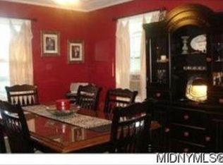 8 Bohling Rd, New Hartford, NY 13413