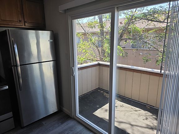 5th image of 27070 Manon Ave #6