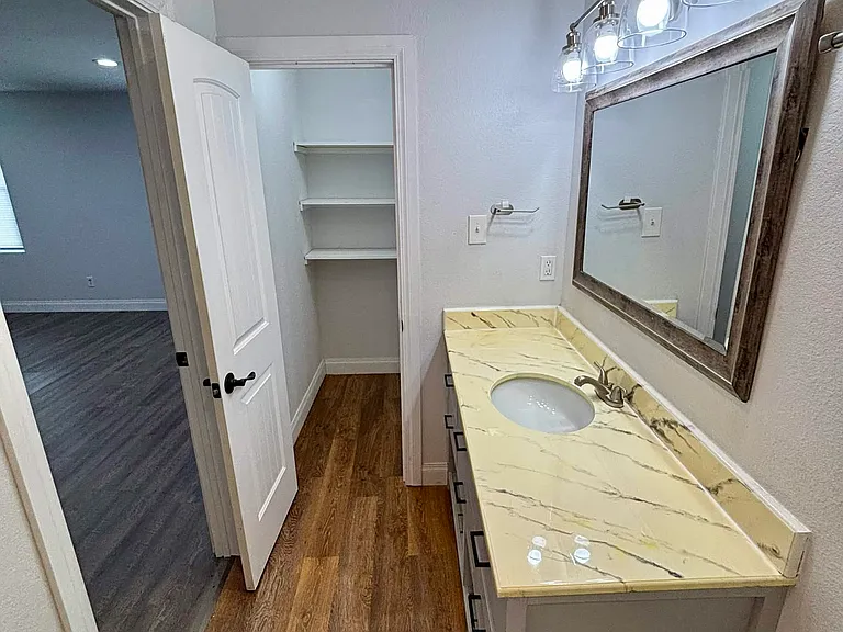8405 Olivia Meadow Dr — Photo 14