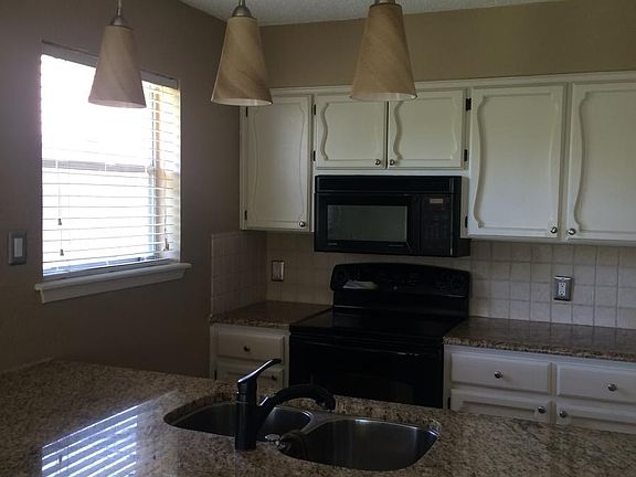 3rd image of 7329 Ottawa Cir
