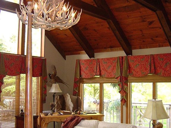 Master Suite Cozy Sitting Area