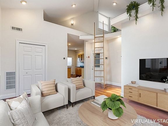 5th image of 10 Beacon St APT 3