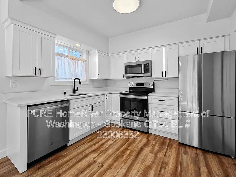 3 bed, 1.5 bath, 1200 sqft, $1,895 — Photo 2
