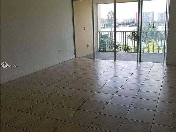 4th image of 1750 NE 191st St #6193