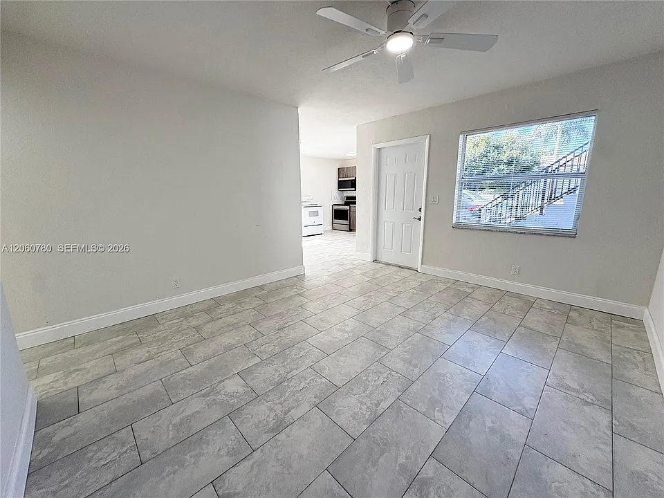 4119 Woodside Dr #2