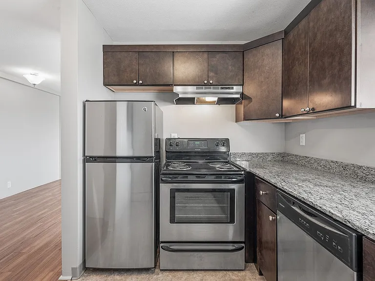 2915 W 50th St — Photo 53