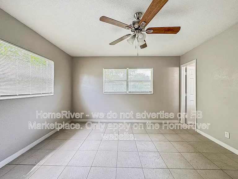 4407 Pompano Dr — Photo 13