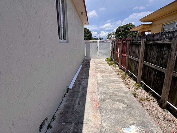 Private Side entrance