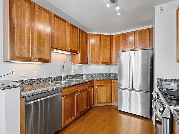 5th image of 125 S Jefferson St Unit 3102