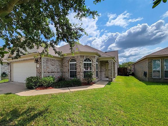 3rd image of 3002 Creek Arbor Cir