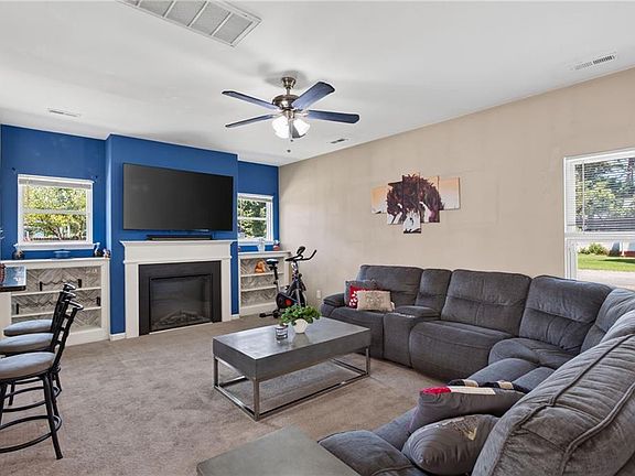 5th image of 4016 3rd St
