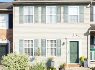 195 Heatherwood Dr, Ephrata, PA 17522
