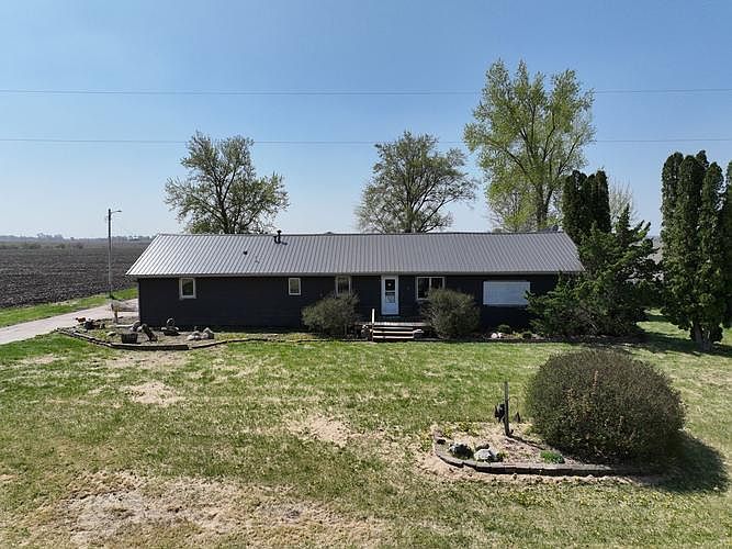 1975 190th St, Grand Mound, IA 52751 Zillow