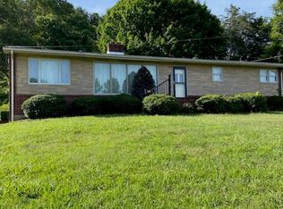 1656 Columbus Dr, Bassett, VA 24055