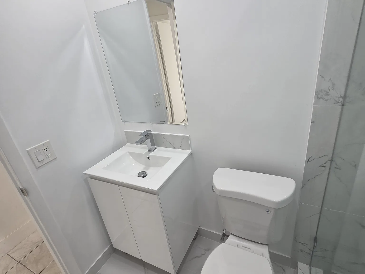 3 bed, 912 sqft, $2,400 — Photo 4