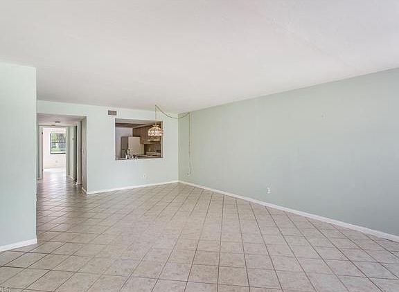 5th image of 8445 Charter Club Cir Unit 1