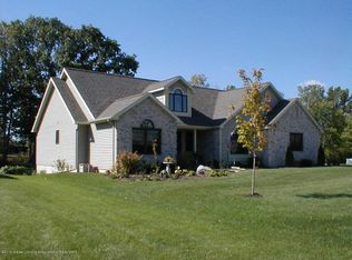 2525 Hummingbird Dr, Holt, MI 48842