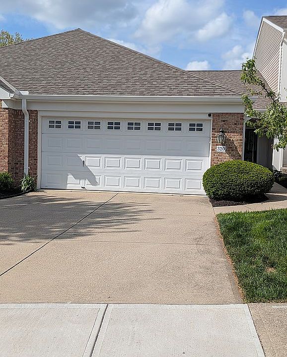 1st image of 320 Shadow Ridge Dr