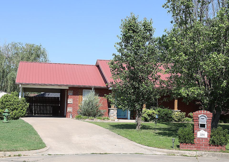 1st image of 2206 Willow Run
