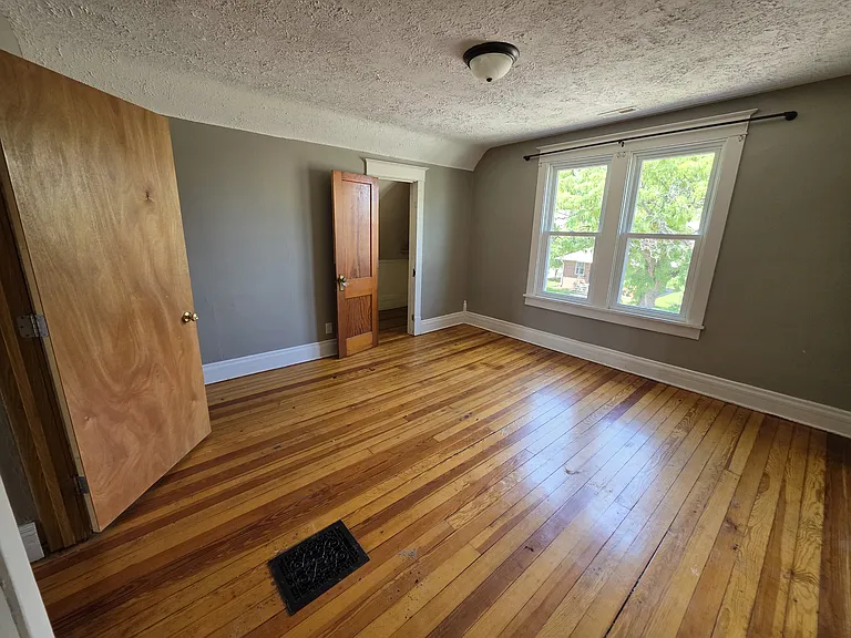 1125 Claremont St — Photo 16