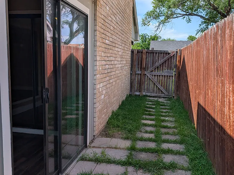 4423 Chapman St #2 — Photo 19