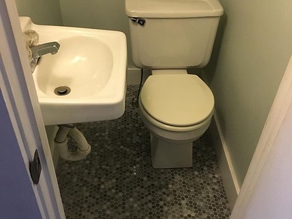3rd image of 514 Elsmere St