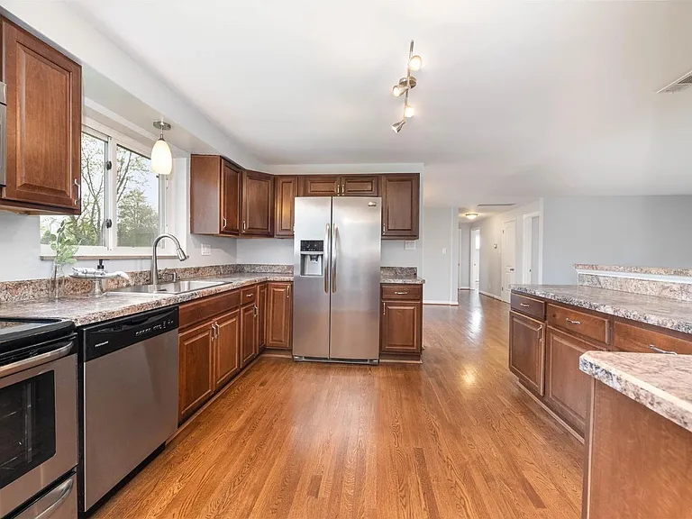 428 Kings Mills Rd — Photo 12
