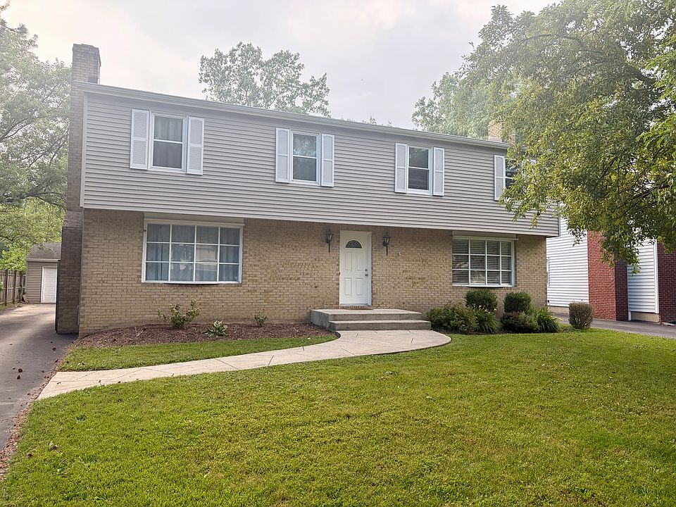 1st image of 21 Fairgreen Dr