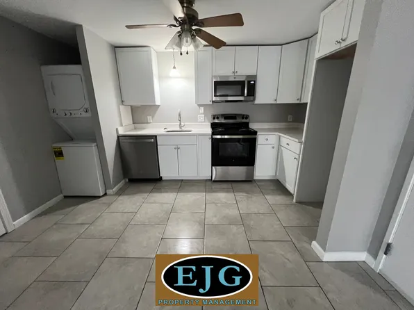 37 Alice Dr APT 102, Concord, NH 03303