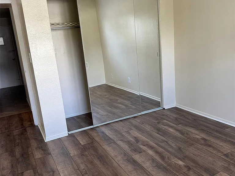 1407 NE 56th St #201 — Photo 16