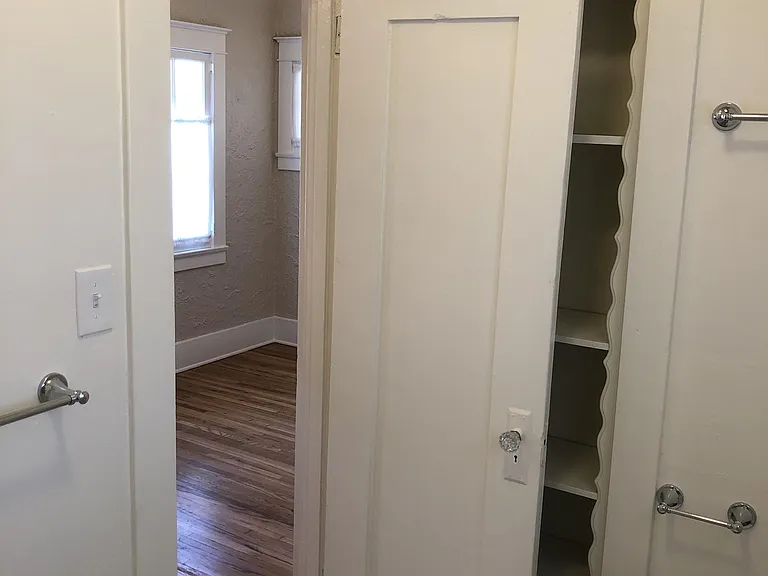 501 W Whiting Ave #8 — Photo 33