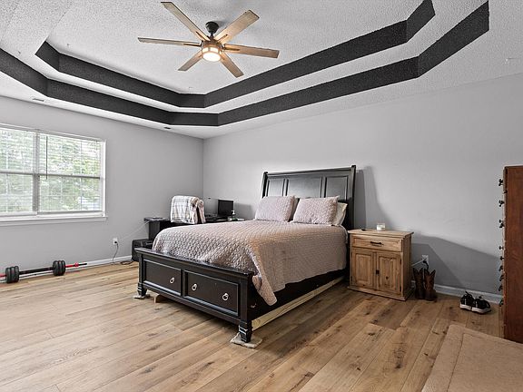 4th image of 54 Windhaven Dr