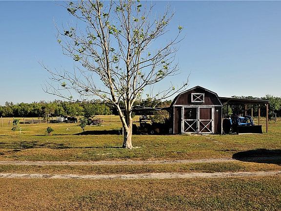 5th image of 822 Southern Breeze Ln