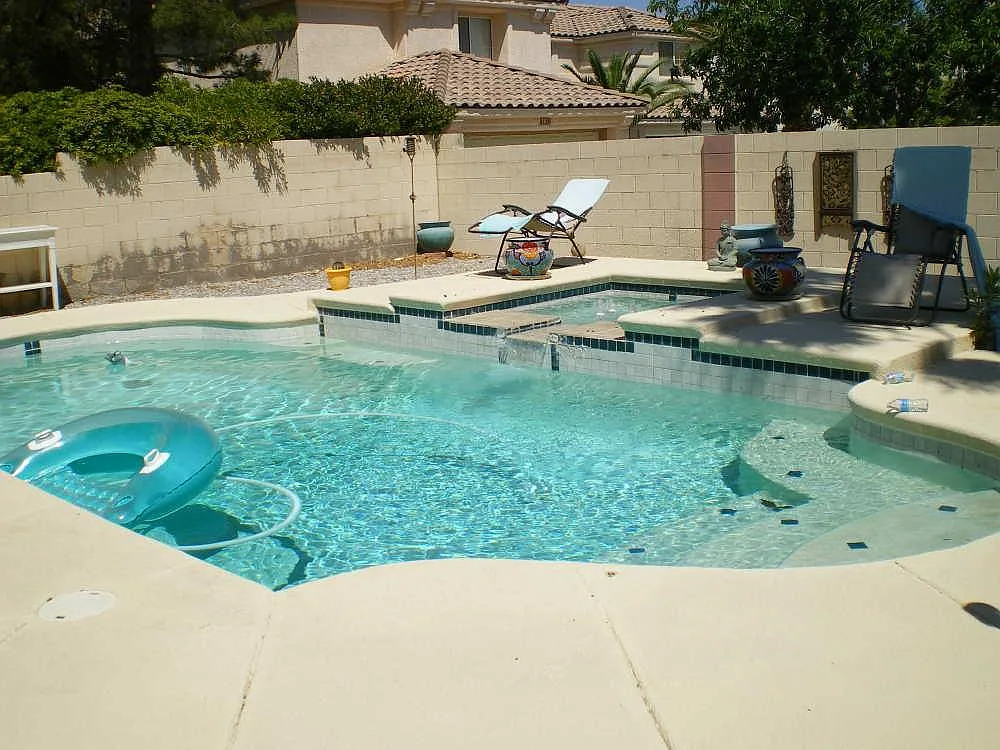 Deer Lodge Ln, Las Vegas — Photo 2