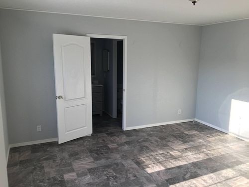 2nd image of 127 Bedford Ct