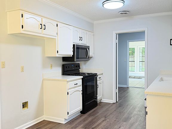 3rd image of 388 Park Hill Rd