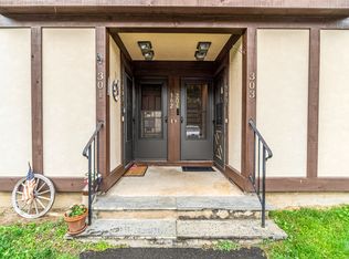 304 Foxwood Ln #304, Milford, CT 06461