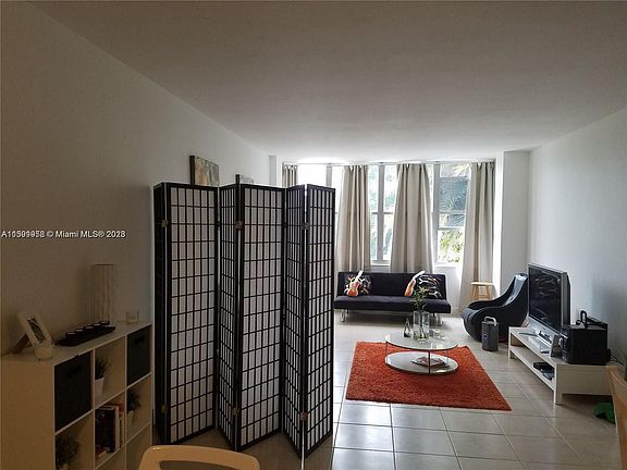 2nd image of 7441 Wayne Ave APT 2M