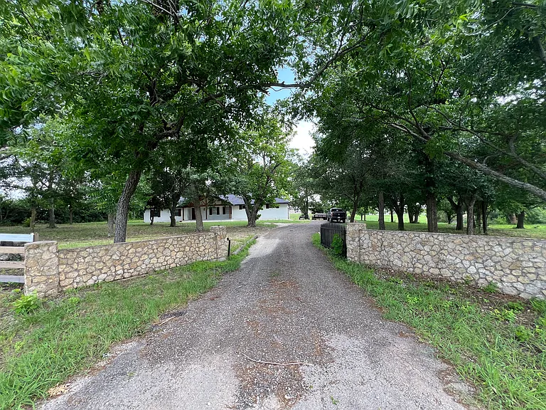 14784 FM 121 — Photo 43